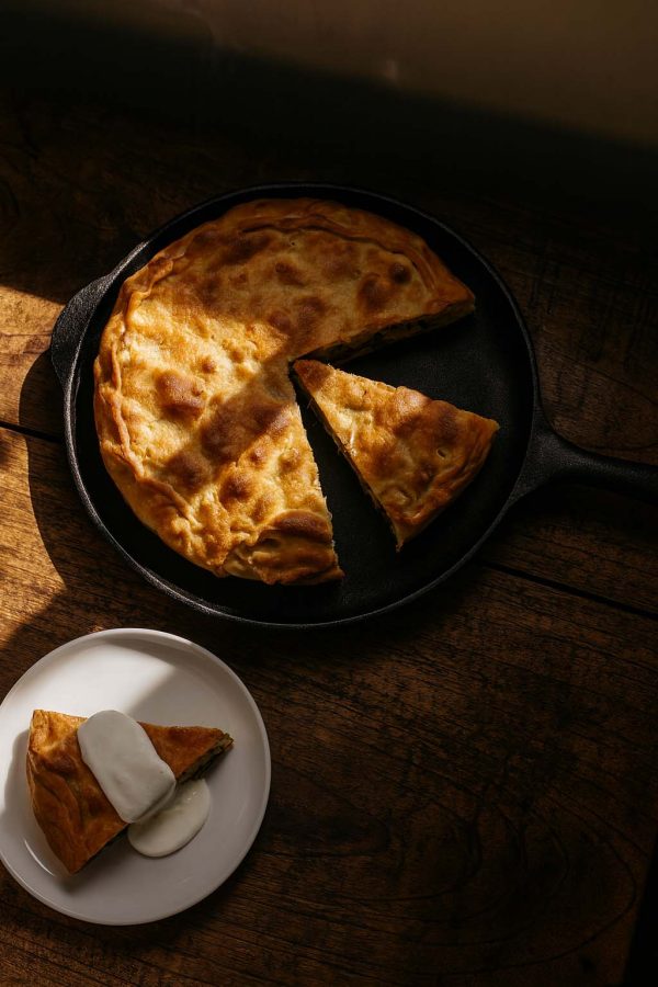 ΜΕΣΟΓΕΙΑΚΗ ΚΟΤΟΠΙΤΑ ΜΕ ΚΟΚΚΙΝΑ ΦΑΣΟΛΙΑ & ΠΕΚΟΡΙΝΟ